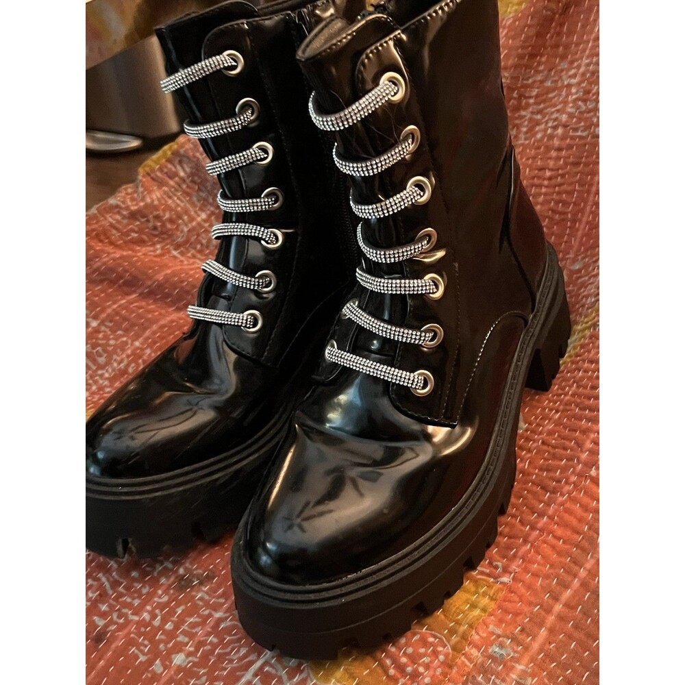 Forever 21 Fab Shiny Black Chunky Boots With Silver Laces Size 8 Worn Once! - Picture 5 of 9